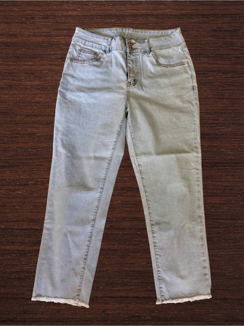 Light Blue Straight-Leg Women’s Jeans with Raw Hem